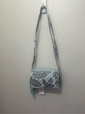 Vera Bradley RFID Crossbody in Soft Sky Paisley NWT